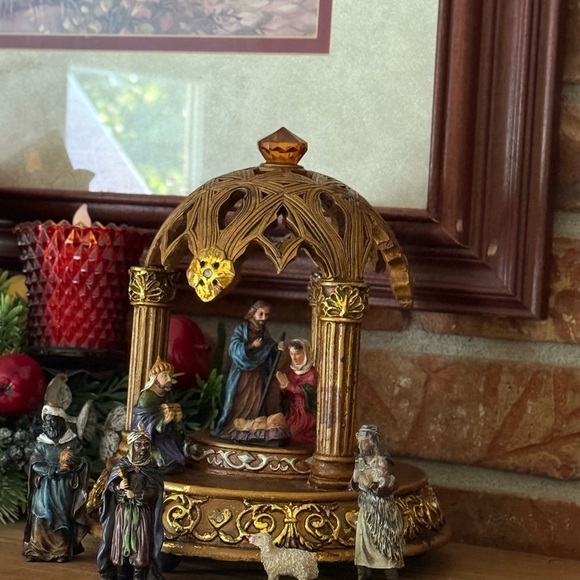 Vintage 1998 Gold Nativity Scene Musical Heart design Figurine Set - Picture 8 of 8